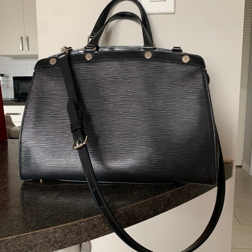Louis Vuitton Brea MM - Epi Noir